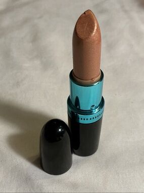 NEW Shimmery Bronze Lipstick - Warm Bronze Shade (one stick is nicked at top)